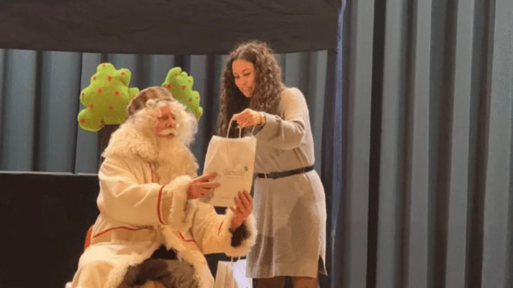 Babbo Natale con i bambini dei dipendenti Biostile a Štanjel