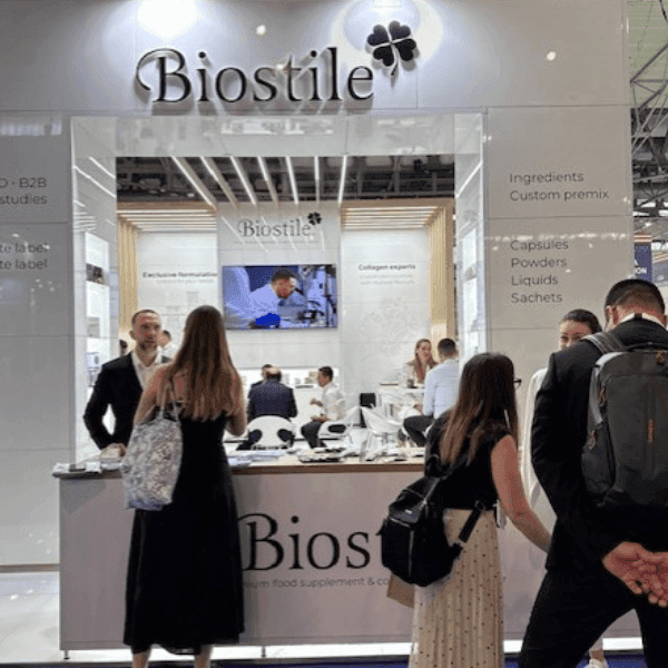 Visitatori allo stand Biostile a Vitafoods Europe